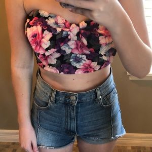 Cute strapless crop top!